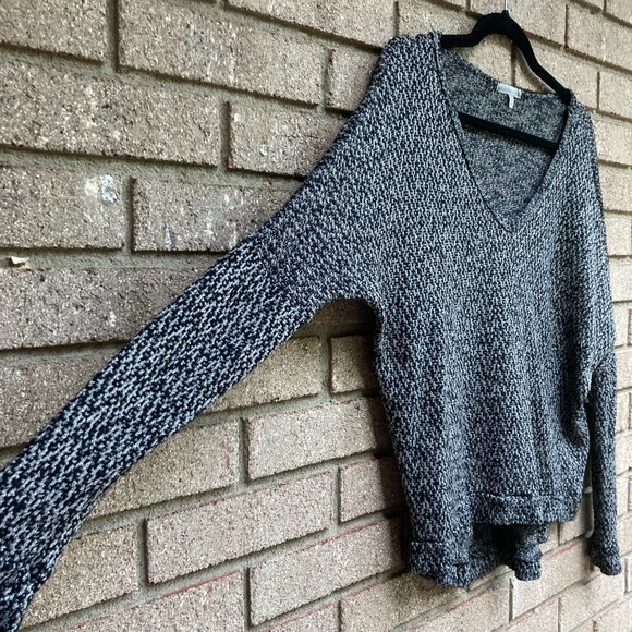 CHARLOTTE RUSSE Gray Marled Long Sleeve Sweater Size M - Picture 4 of 6